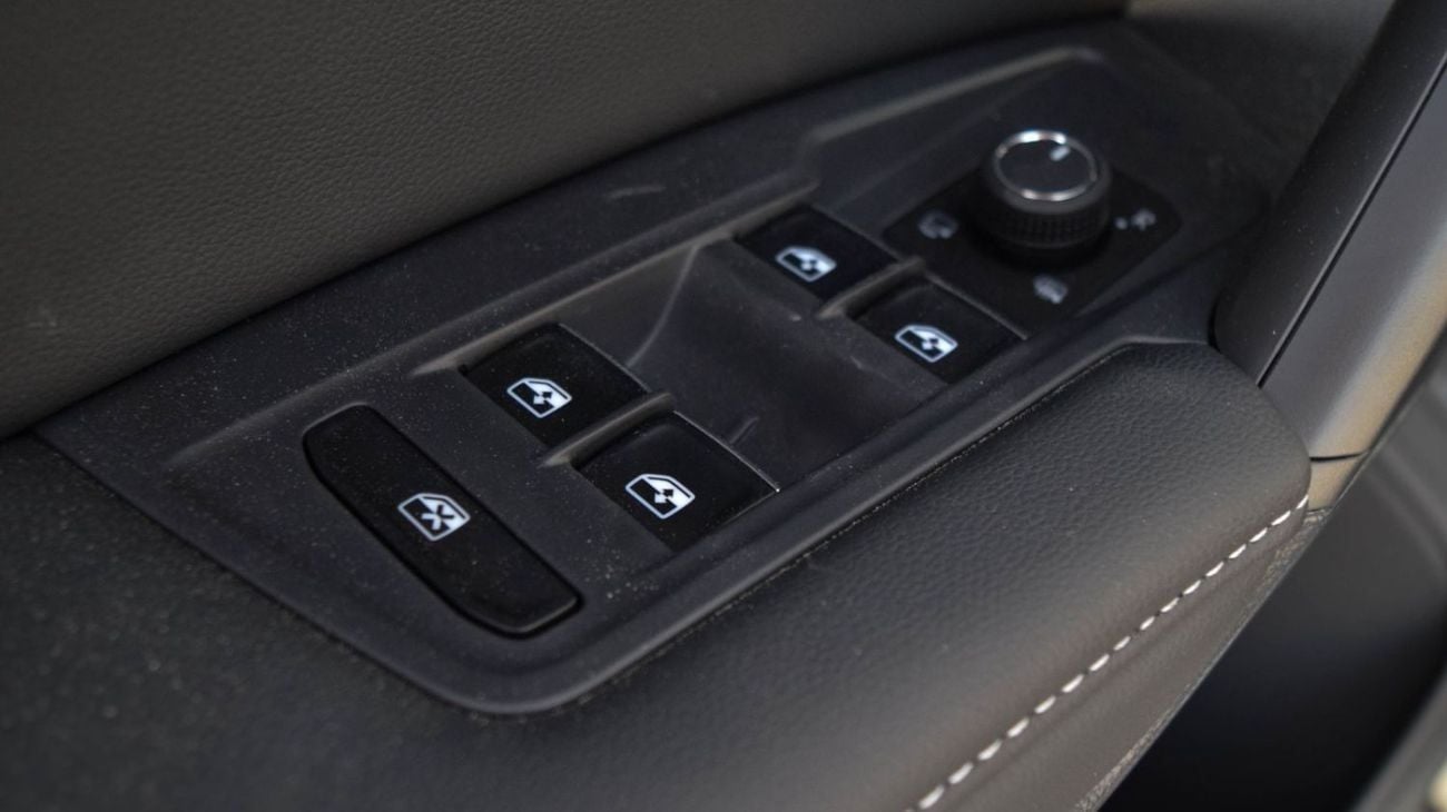 فولكس واجن تيجوان •	Brand new Volkswagen Tiguan L 1.5L Turbo 300TSI 2025