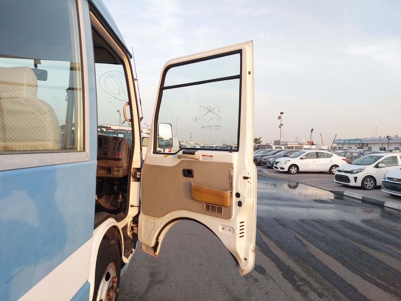 Mitsubishi Rosa (RAMADAN OFFER) MITSUBISHI ROSA BUS RHD 1998 MODEL 5.2 L DIESEL MANUAL(PM00311)