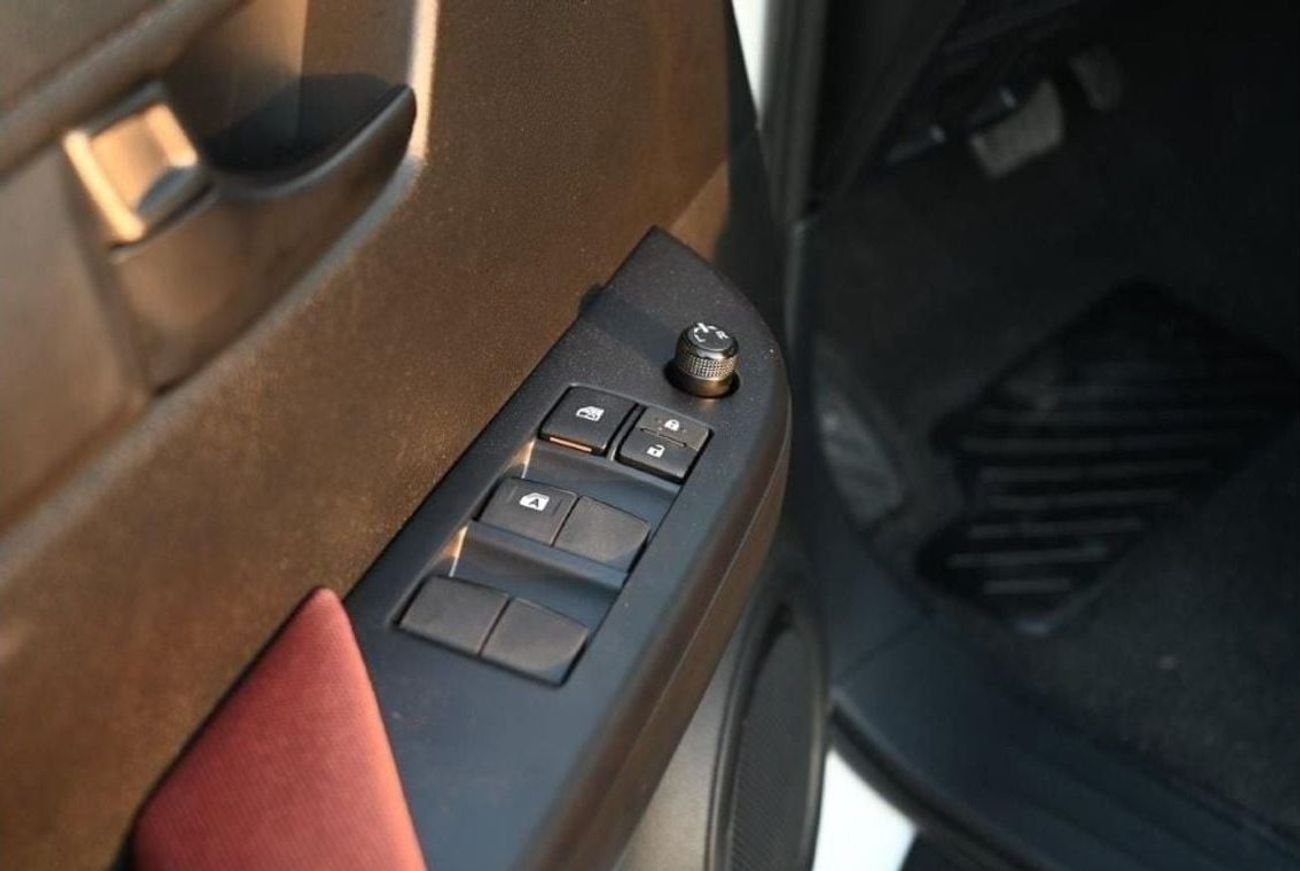 تويوتا هيلوكس Double Cab DLX 2.7L Petrol 4WD Automatic Transmission