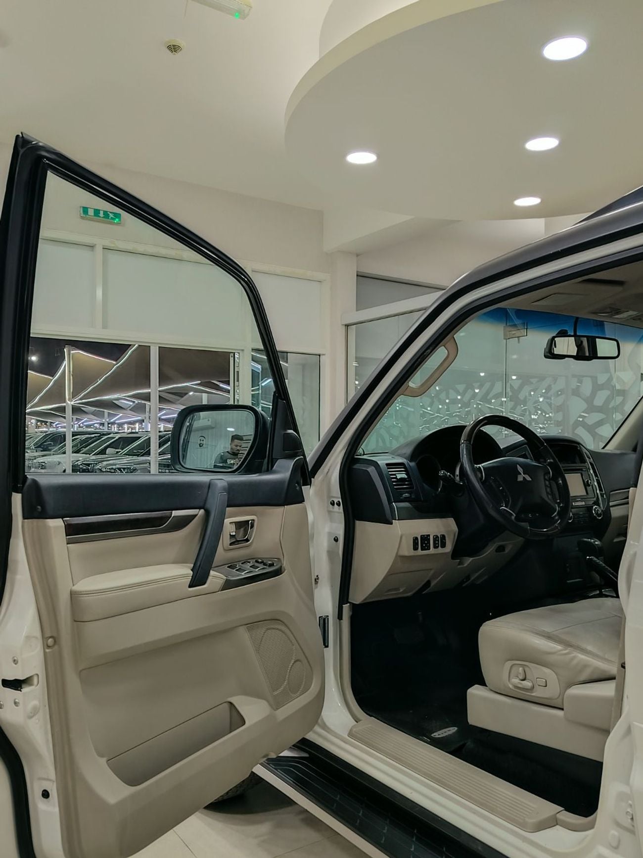 Mitsubishi Pajero GLS H/L PLATINUM PLUS
