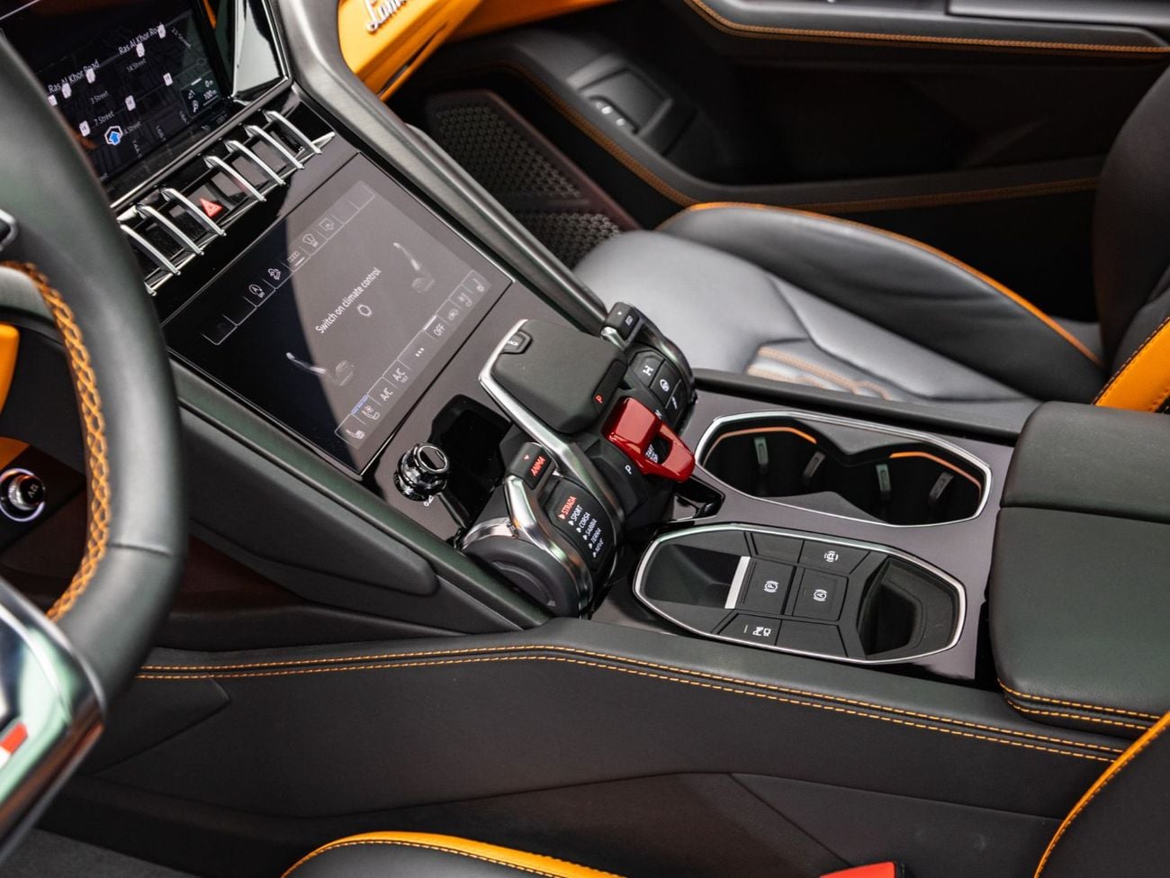 لامبورغيني اوروس S BUY NOW, PAY 2027 | THE BLACKLINE STANDARD | 1 Year Blackline Warranty, GCC, Low KMs