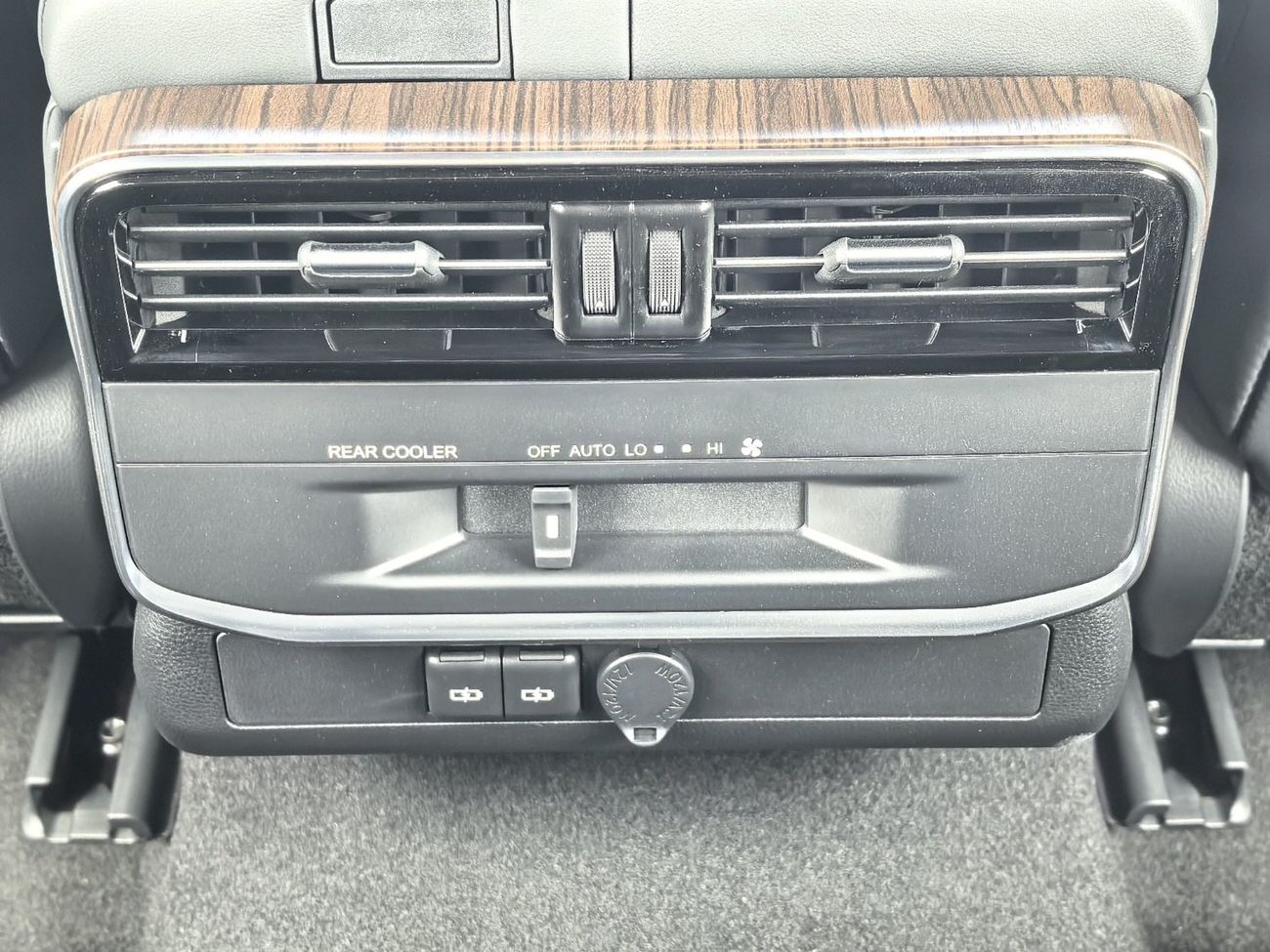 تويوتا لاند كروزر 2026 TOYOTA LAND CRUISER GXR 3.5L TWIN TURBO PETROL 5DOOR