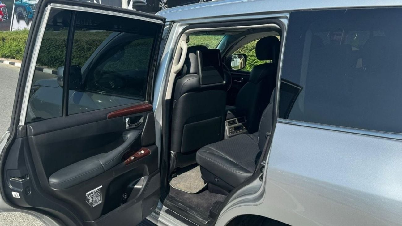 لكزس LX 570 Petrol 5.7 Liter Right Hand Drive Automatic Gear T.V With 4 Cameras