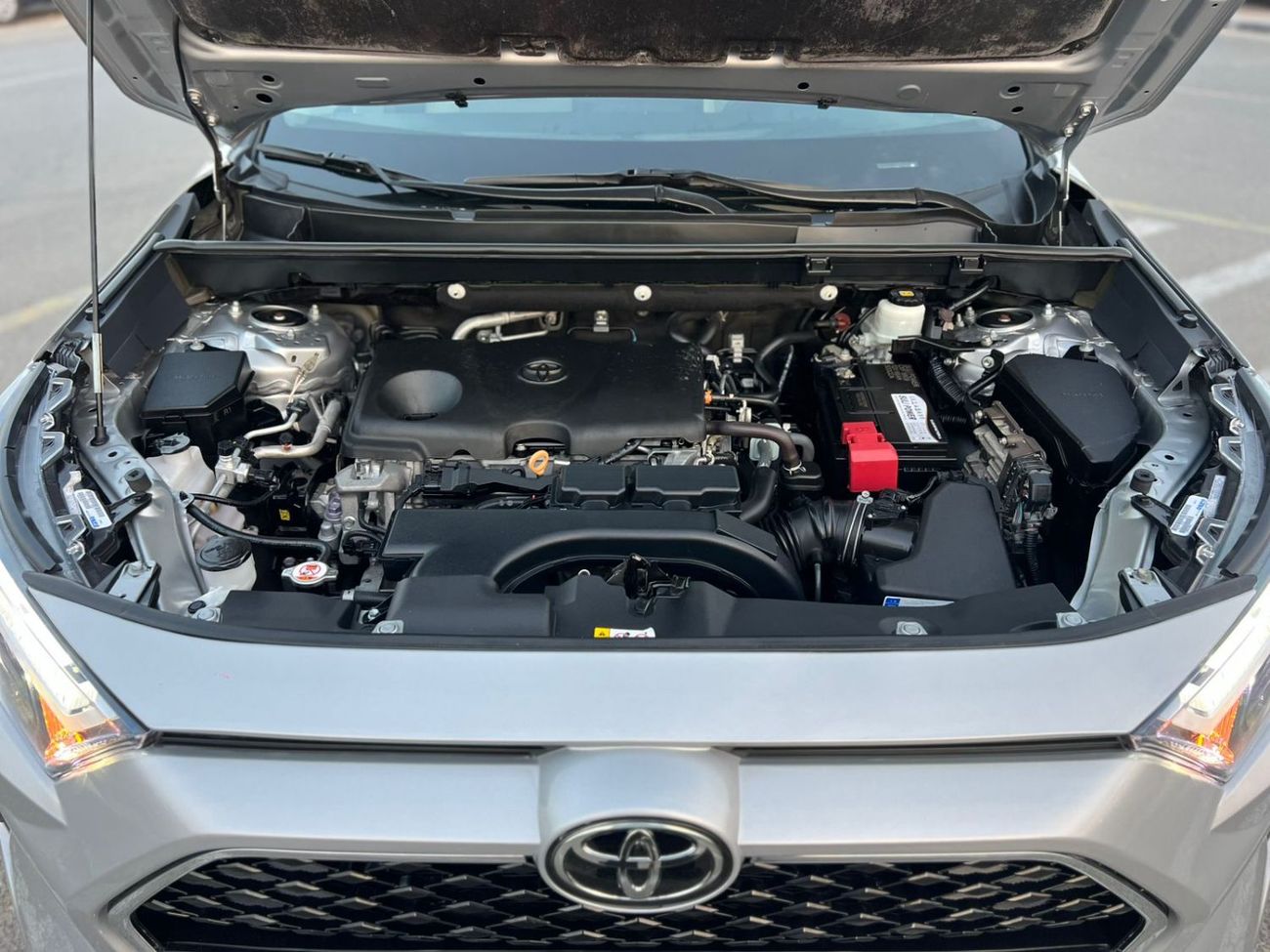 Toyota RAV4 2021 Toyota Rav4 XLE  - 2.5L V4 With Radar - Rear Camera - Leather Seats -