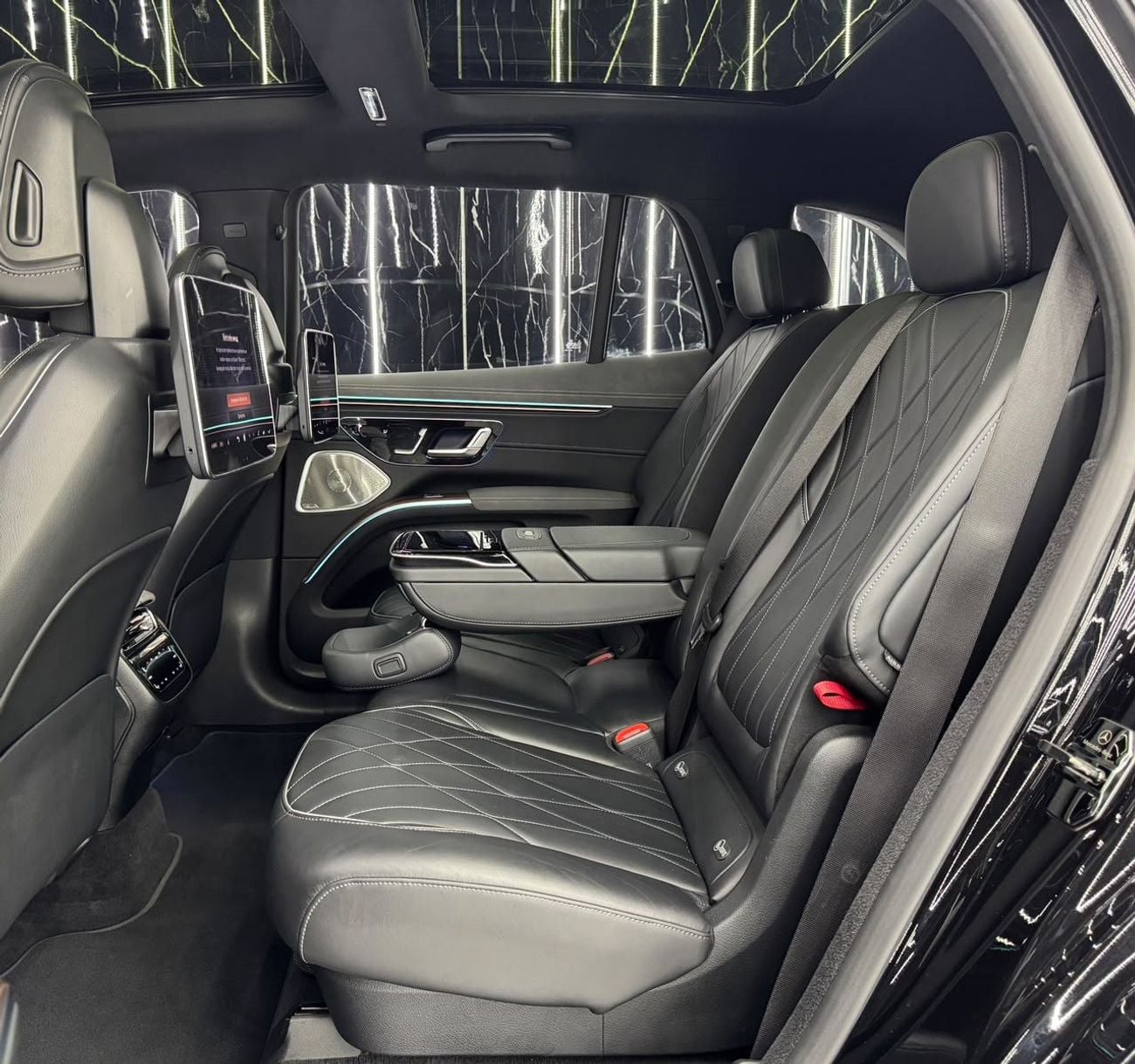 Mercedes Benz EQS 580 EQS 580 4MATIC Korean | Luxury 7 seater  SUV | Fully Electric | Well Maintained