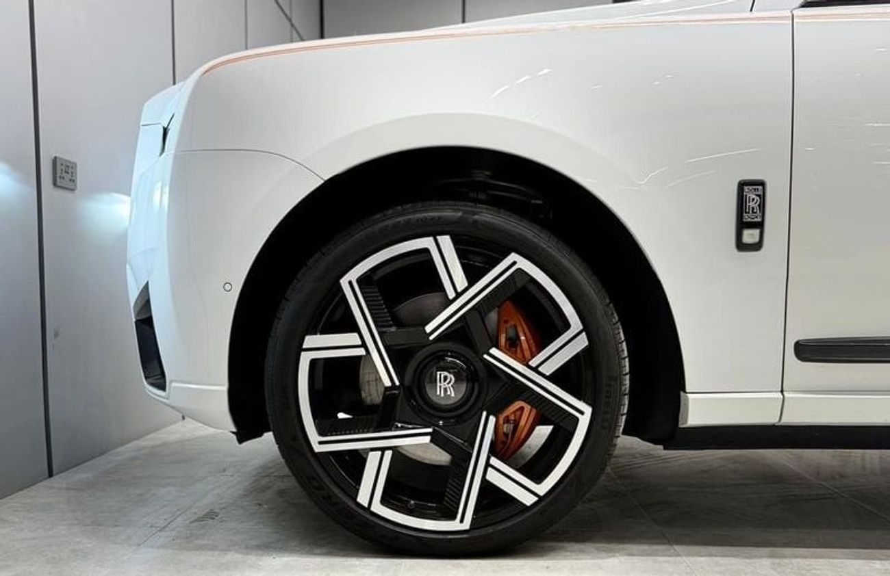 Rolls Royce Cullinan  Silver Badge | 2026 Facelift Kit | GCC Specs | Service Contract