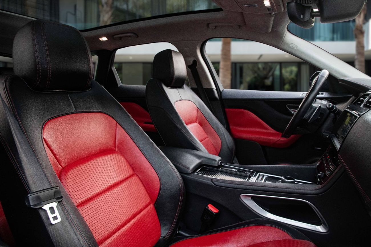 جاكوار F بيس F-Pace R Sport | 1,665 P.M | 0% Downpayment | WARRANTY!