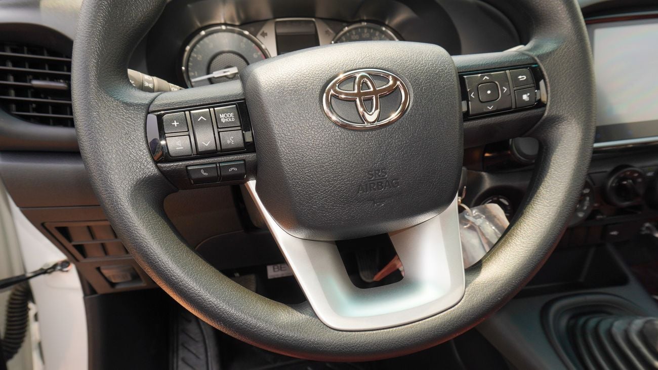 Toyota Hilux 2.7L 4WD Single Cabin M/T