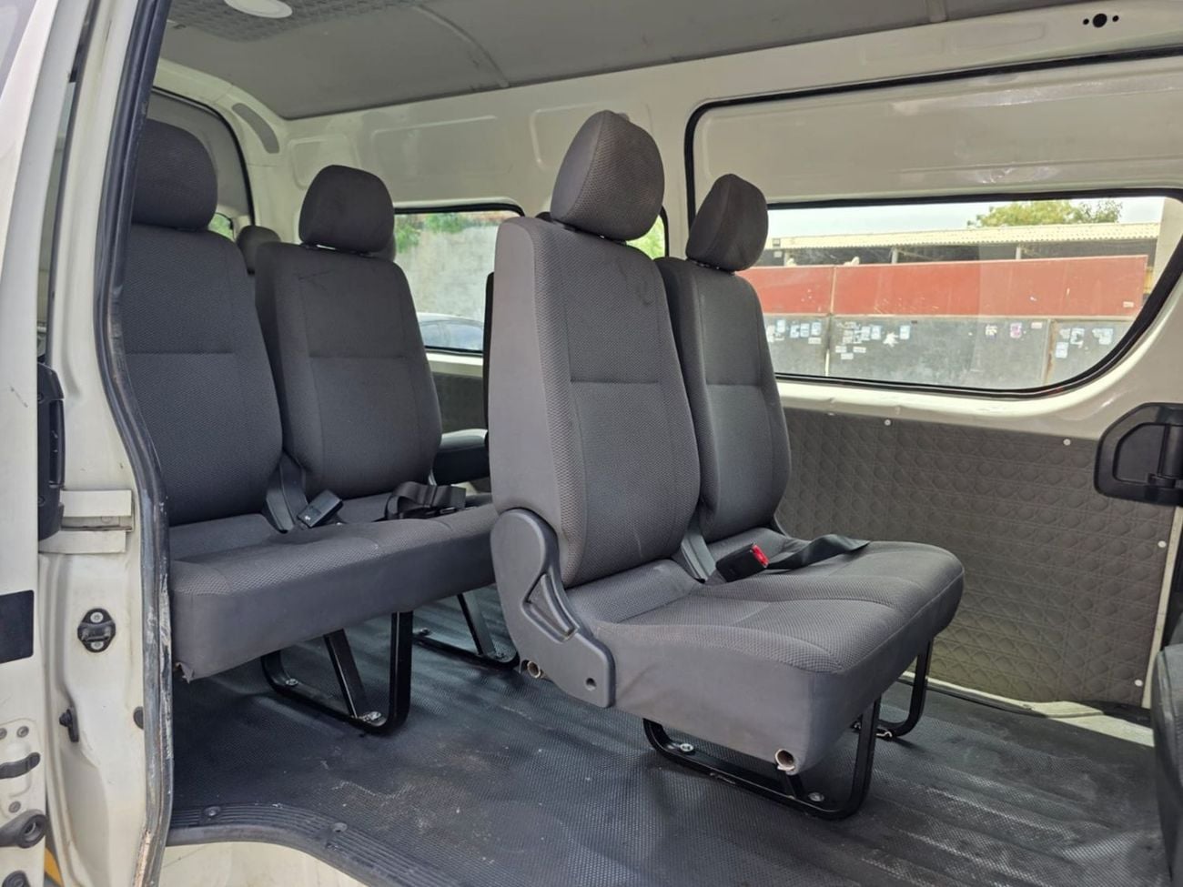 Toyota Hiace TOYOTA HIACE COMMUTER VAN RHD 2015 MODEL 3.0 L DIESEL AUTOMATIC(PM15122)