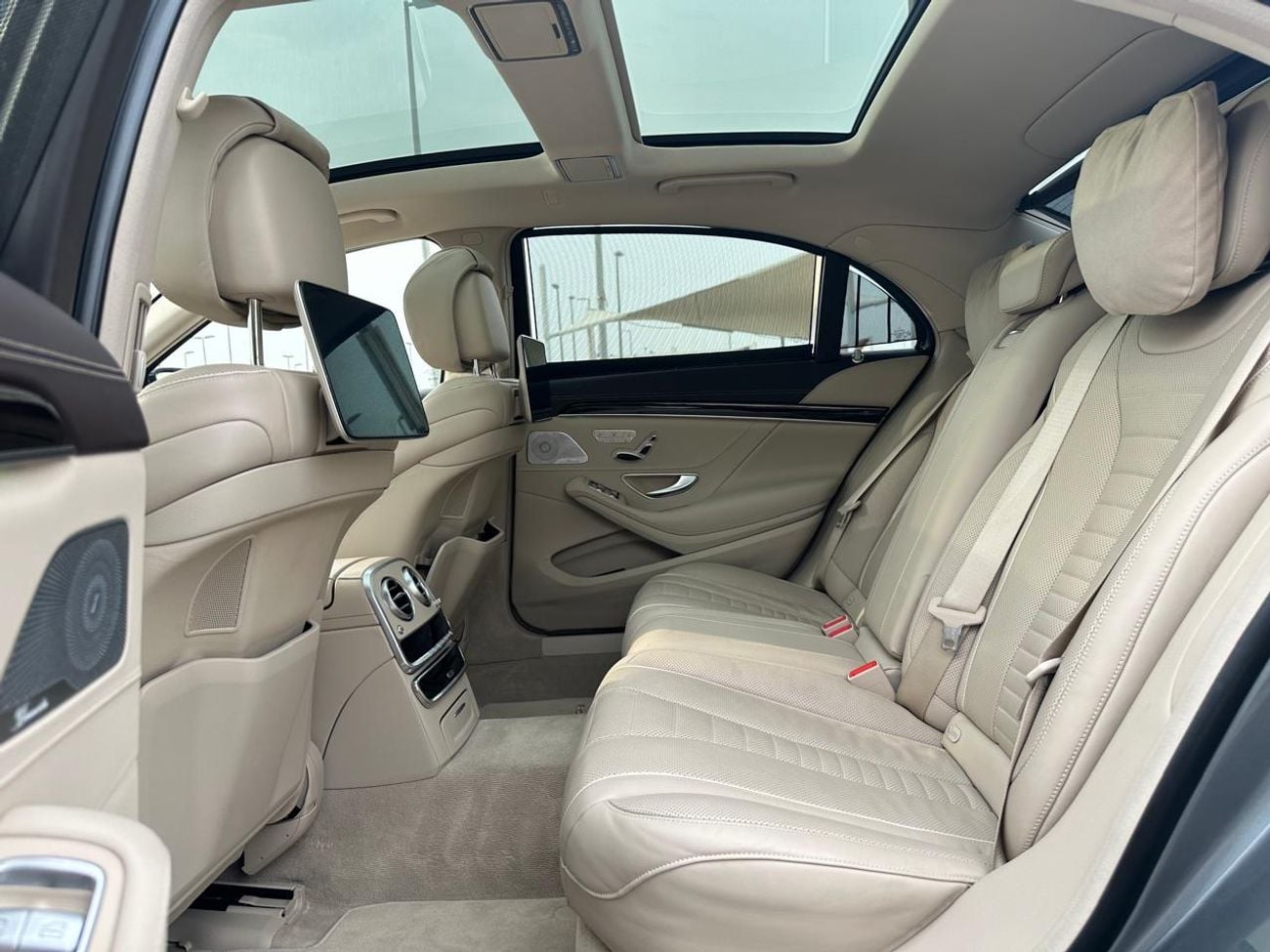 مرسيدس بنز S 560 