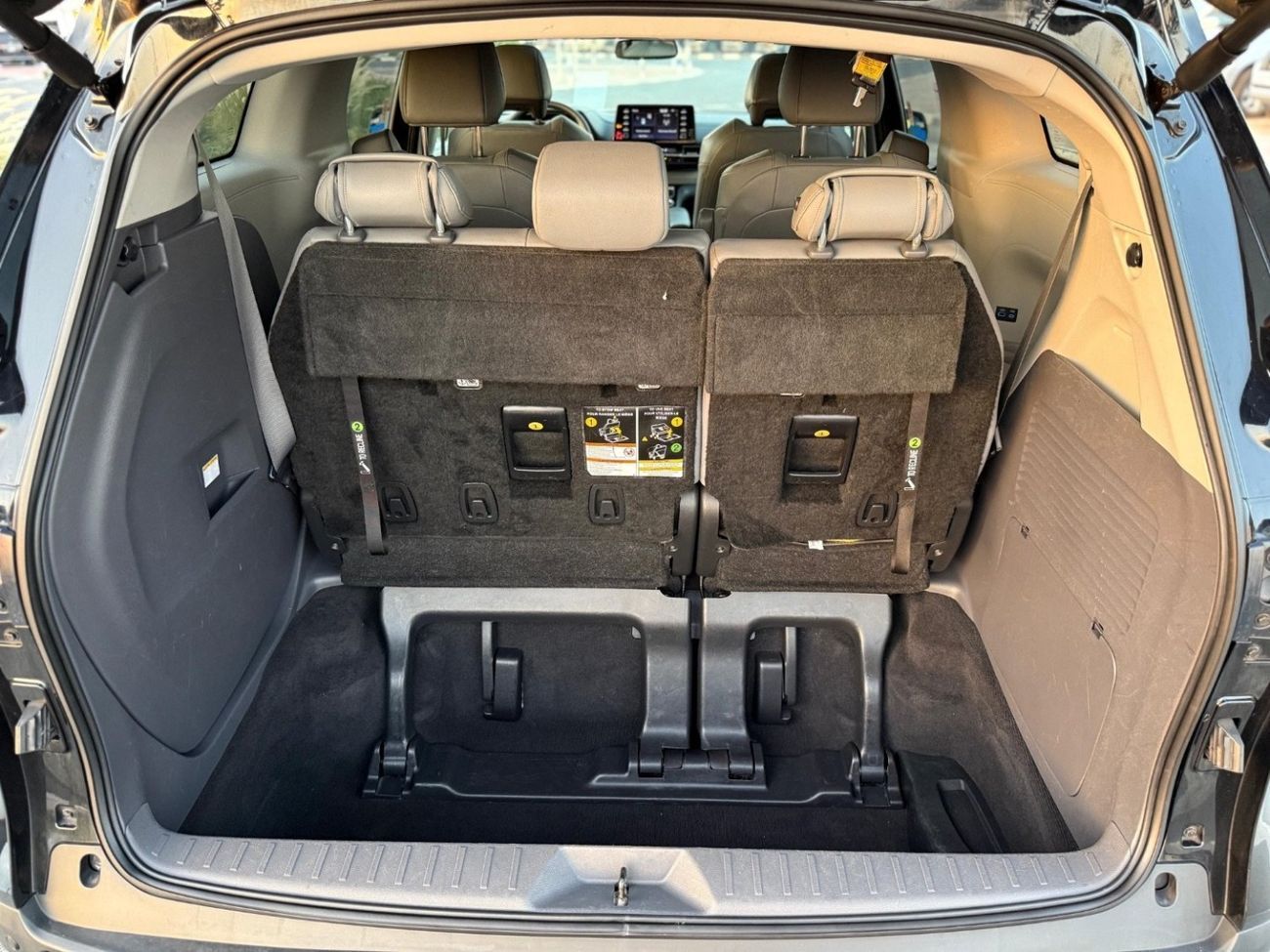 Toyota Sienna XLE Hybrid 2.5