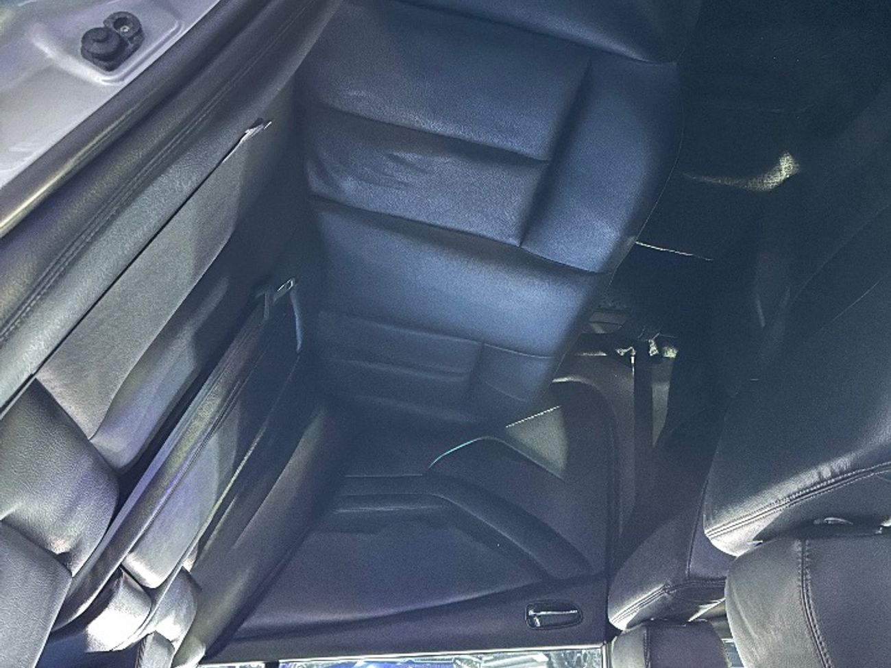 Nissan Altima car in perfect condition, 2012 with engine capacity 2.5