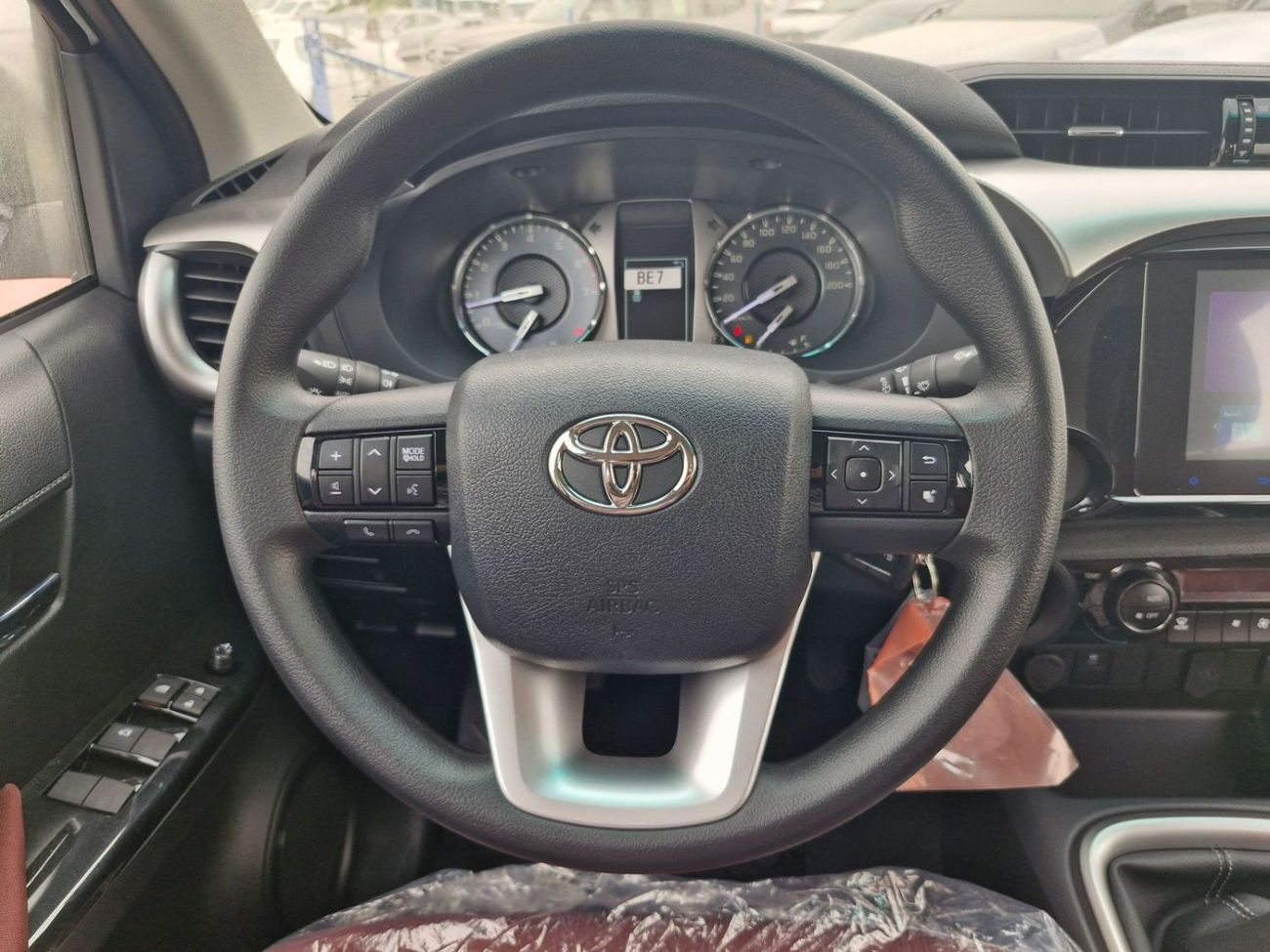 تويوتا هيلوكس GLX 2.7L Double Cab Utility 4WD M/T