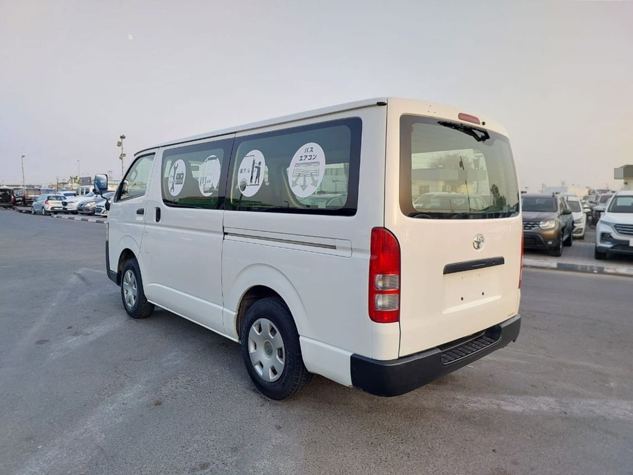 Toyota Hiace TOYOTA HIACE VAN RHD 2015 MODEL 3.0 L DIESEL AUTOMATIC(PM16901)