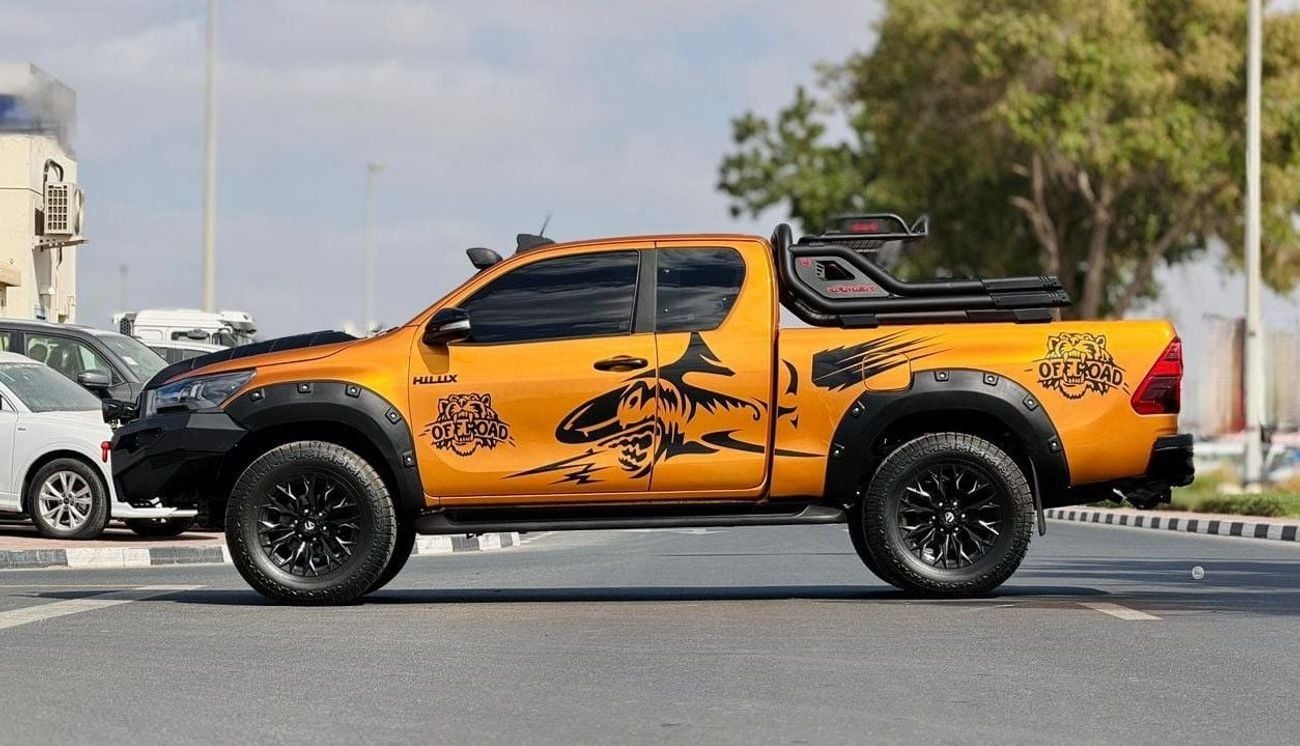 Toyota Hilux 2017 | 2.8L DIESEL | MANUAL TRANSMISSION | RIGHT-HAND-DRIVE | HEAVY BULL BAR WITH LED LIGHTS | AIR S