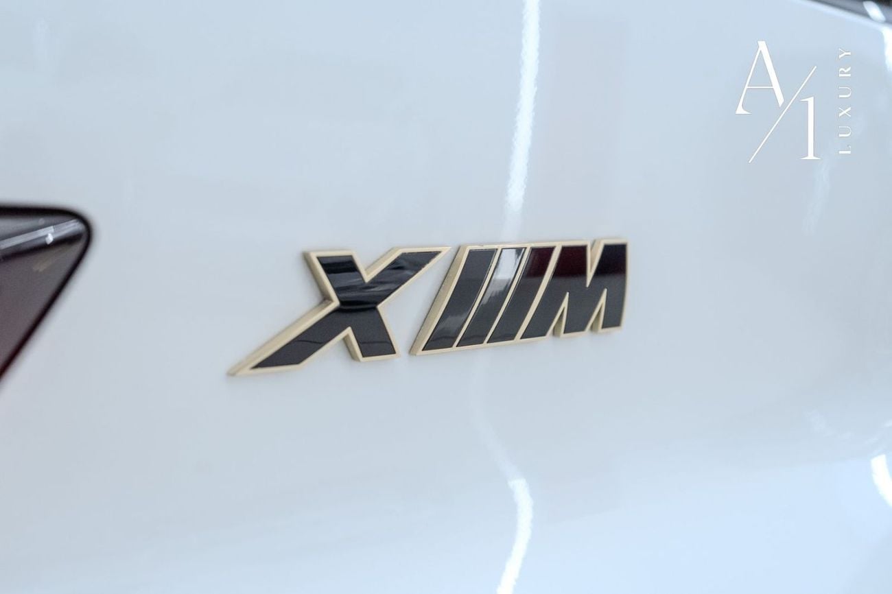 بي أم دبليو XM 2023 BMW XM, May 2027 BMW Warranty + Service Pack, Fully Loaded, Very Low Kms, GCC