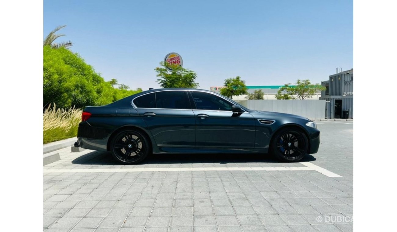 بي أم دبليو M5 || Original Paint || Sunroof || GCC || Immaculate Condition