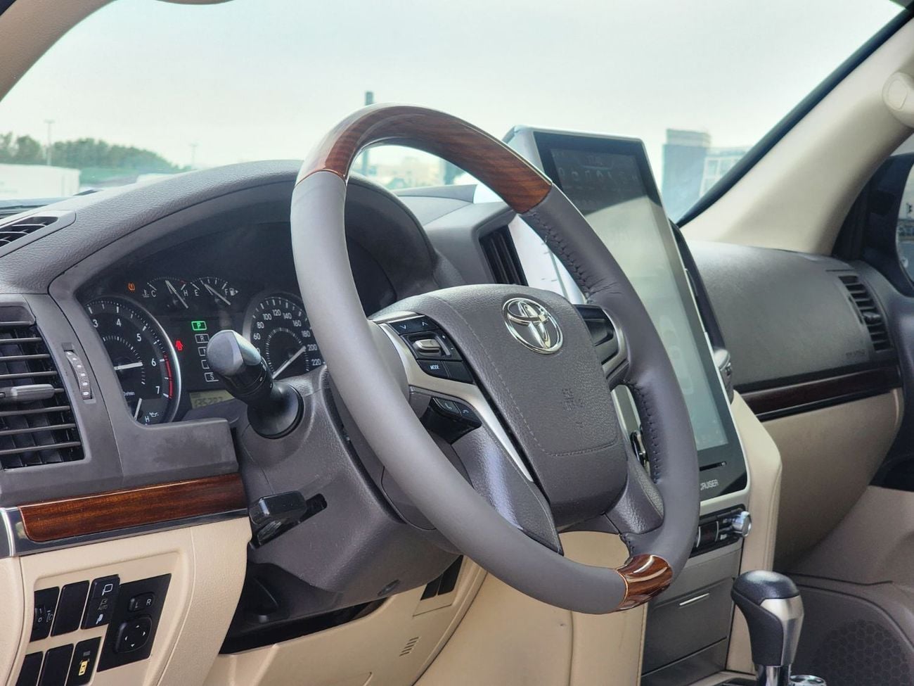 تويوتا لاند كروزر GX.R V6