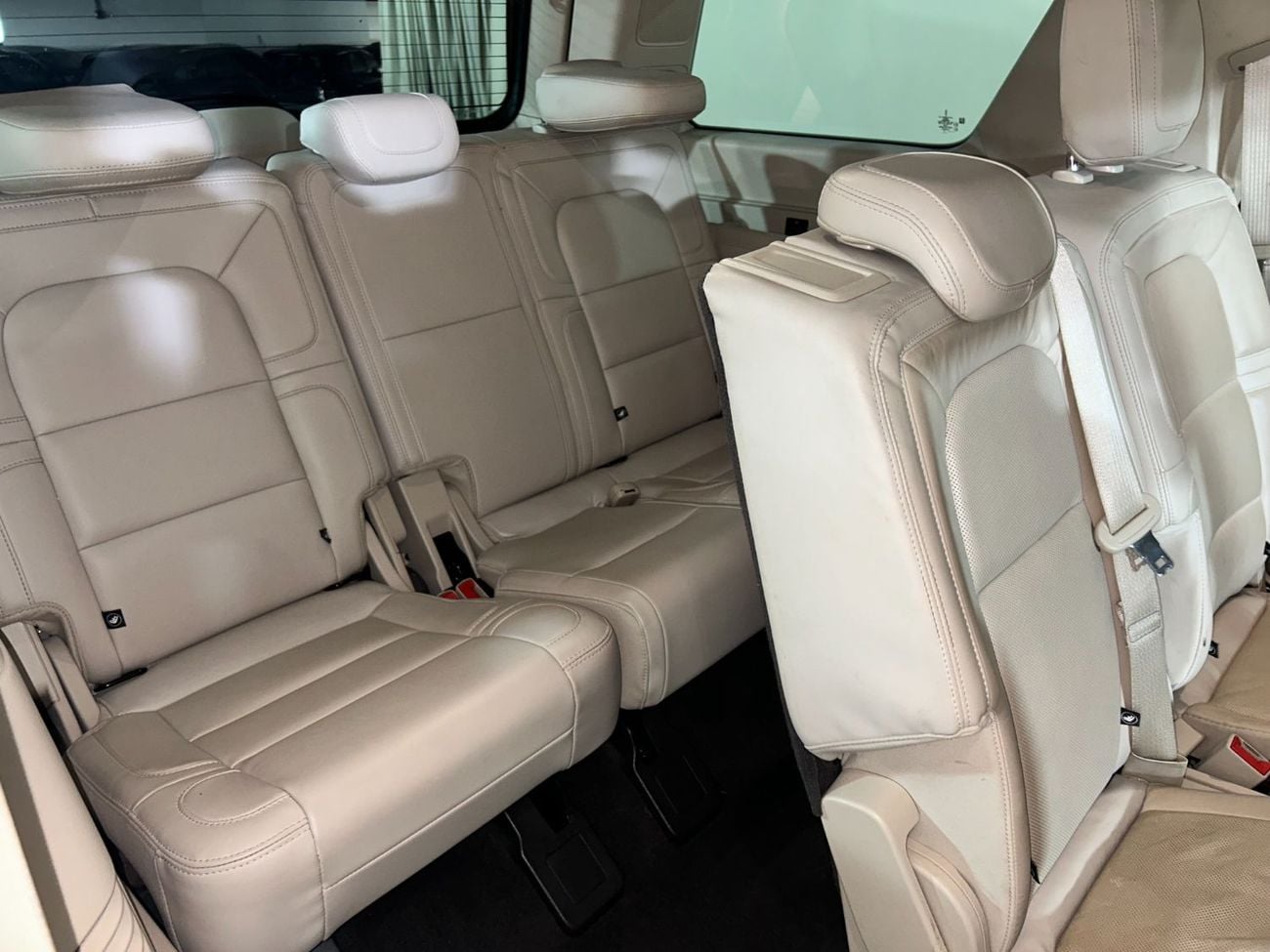 Lincoln Navigator Reserve 3.5L N1521 / AL TAYER MOTORS / AL QOUZ SHOWROOM