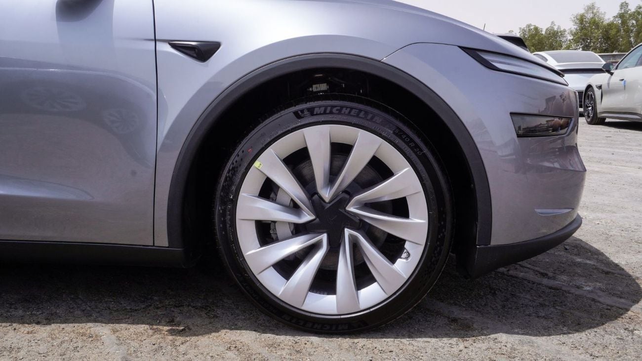 Tesla Model Y Long Range (AWD) || 719 KM || Brand New