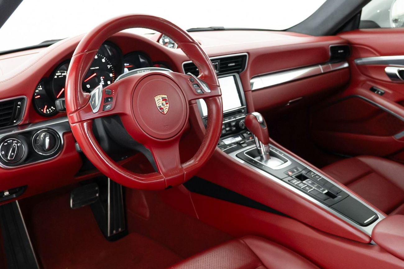 Porsche 911 Carrera 4 3.4L Coupe