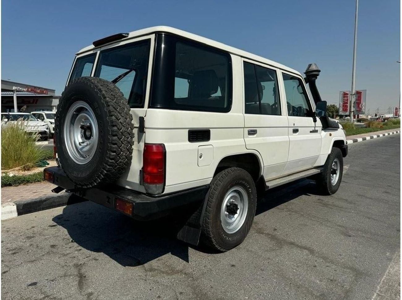 Toyota Land Cruiser 70 TOYOTA LAND CRUISER HARDTOP (RIGHT HAND) 2016