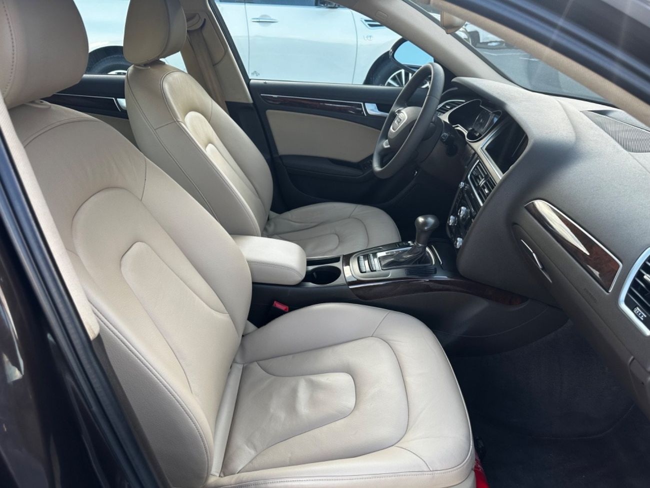 أودي A4 TFSI quattro S-لاين موديل 2015 خليجي فل مواصفات كرأسي جلد ومثبت سرعه وتحكم كهربي كأمل ونظام صوت ممتا