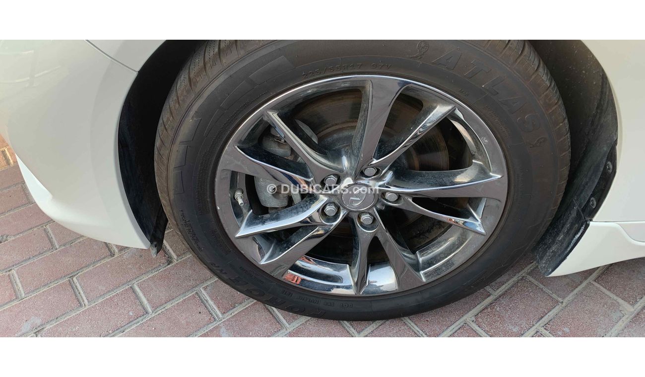 Infiniti Q50 Twin Turbo 3,0 V6