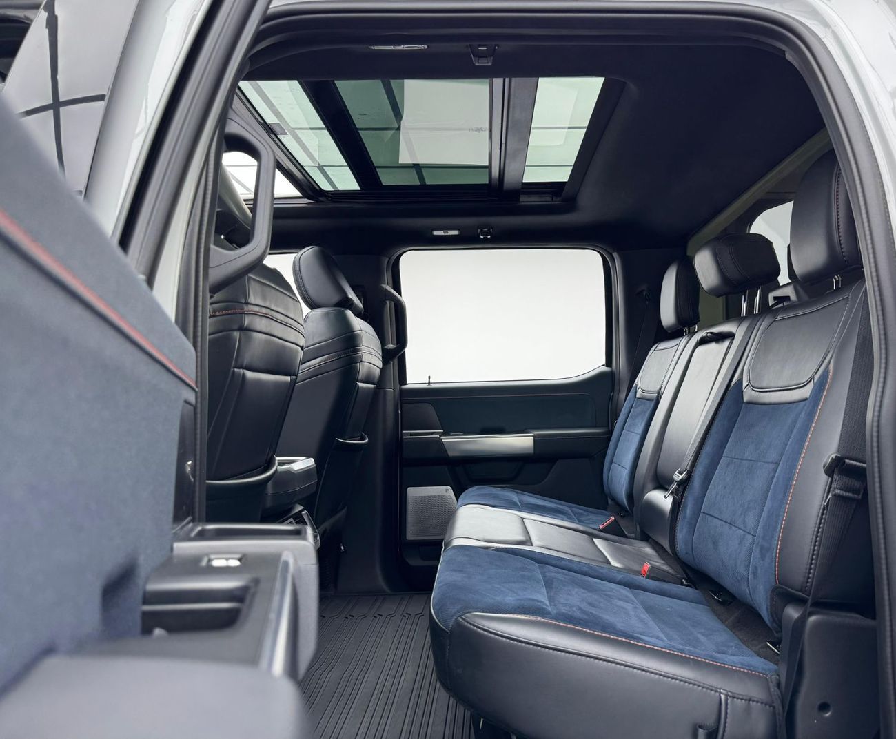 Ford F 150 Raptor 2023 Ford F-150 Raptor,Sep/2028 Agency  Warranty+Service Contract, Full Agency Service History, GCC