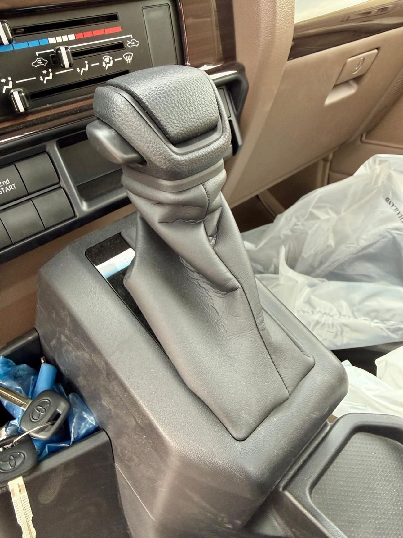 تويوتا لاند كروزر بيك آب SC 4.0L