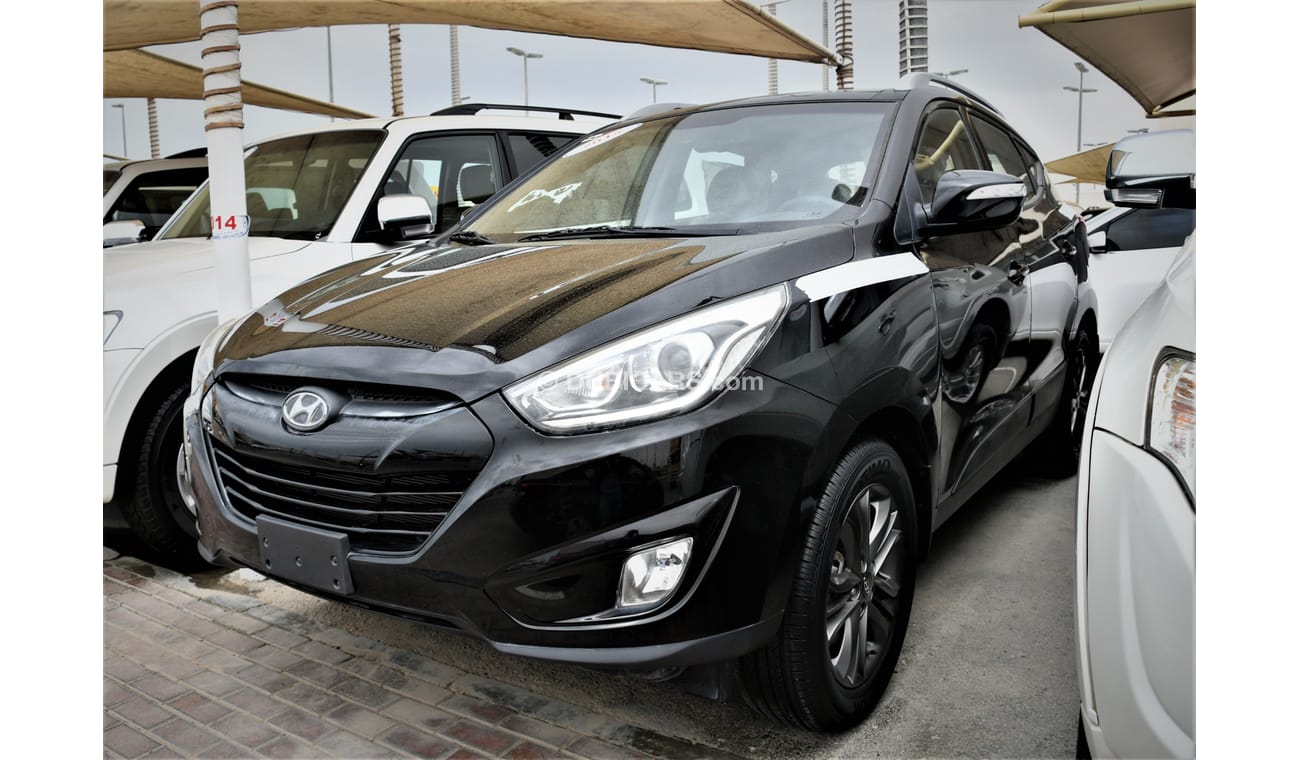 Hyundai Tucson 2015 BLACK GCC 0 KM PANORAMA NO PAIN NO ACCIDENT PERFECT