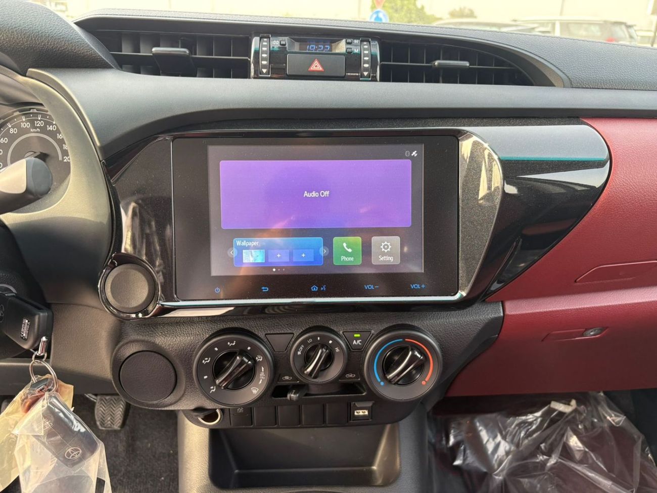 Toyota Hilux 2.0L petrol