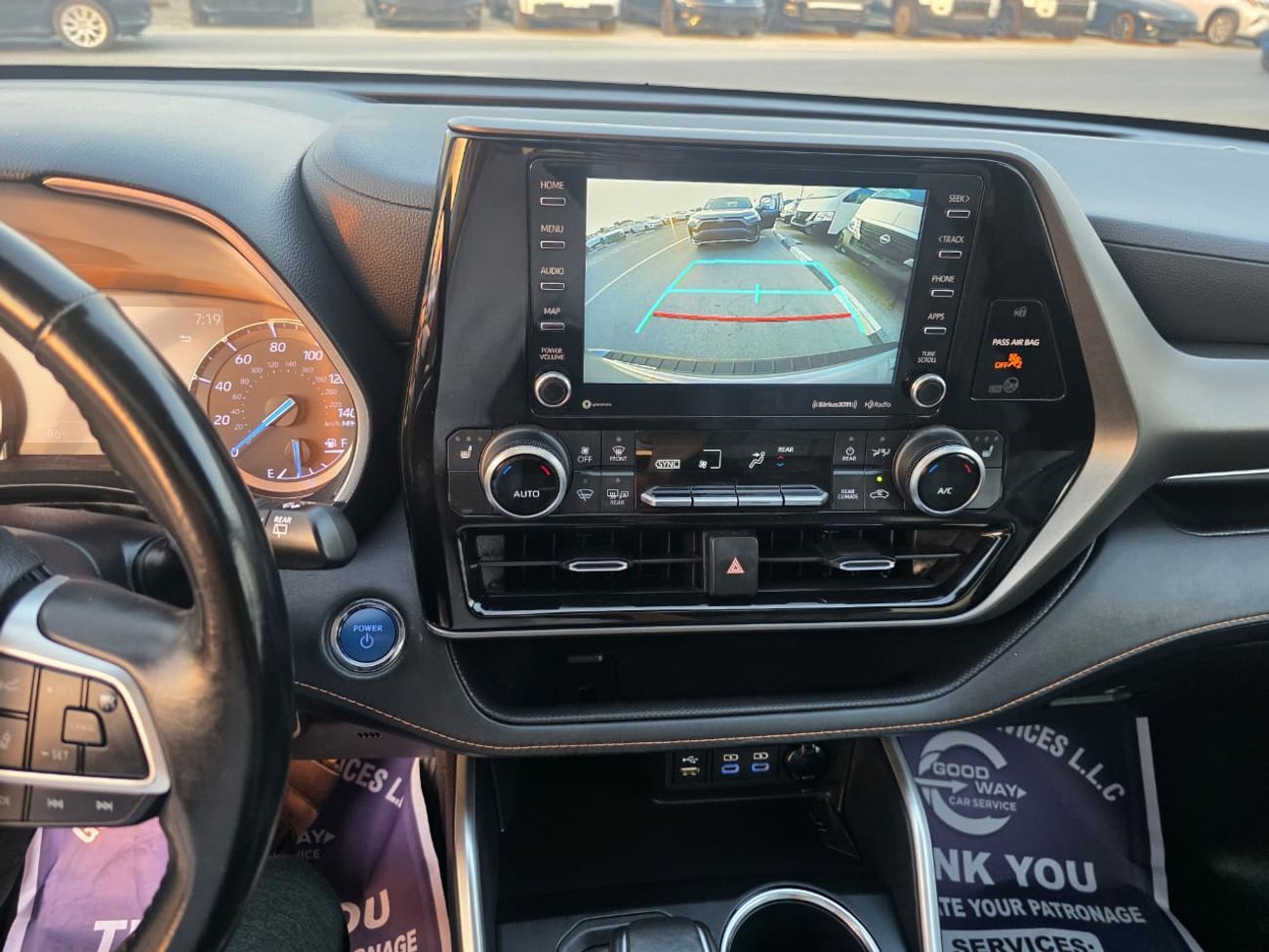 Toyota Highlander 2.5 Hybrid ( Bronze Edition) Sunroof, Push button, Trunk automatic and with spacial interior leather