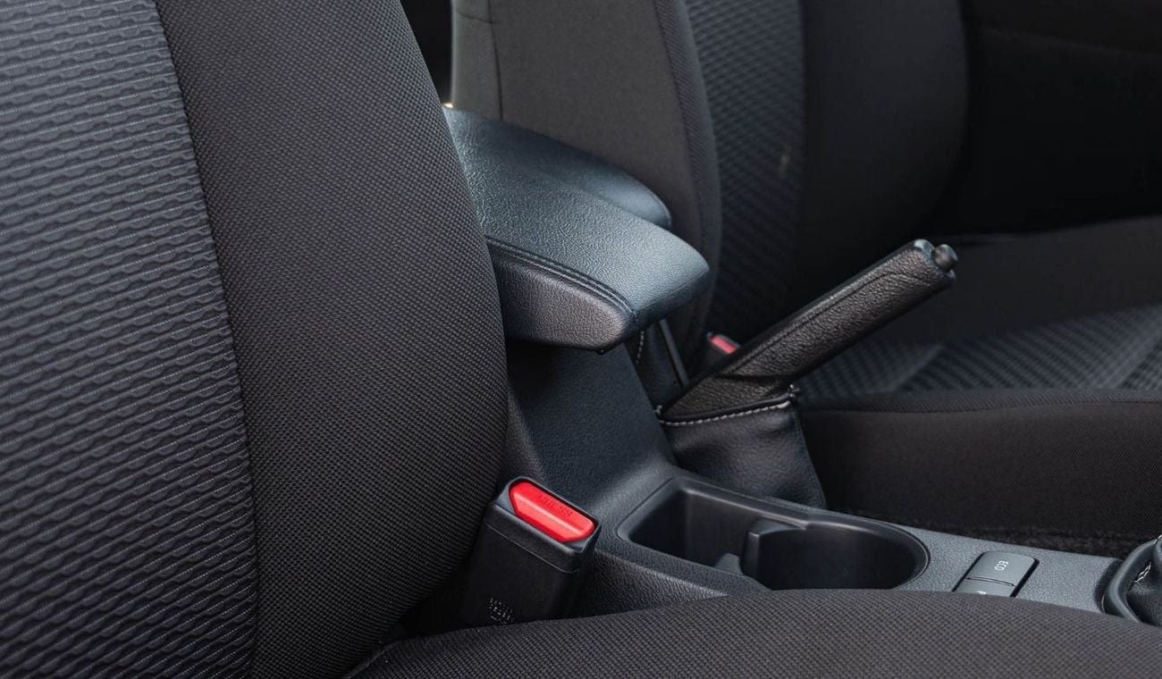 Toyota Hilux TOYOTA HILUX DC 2.4D MT 4X4 P.WINDOW MY2024– SILVER