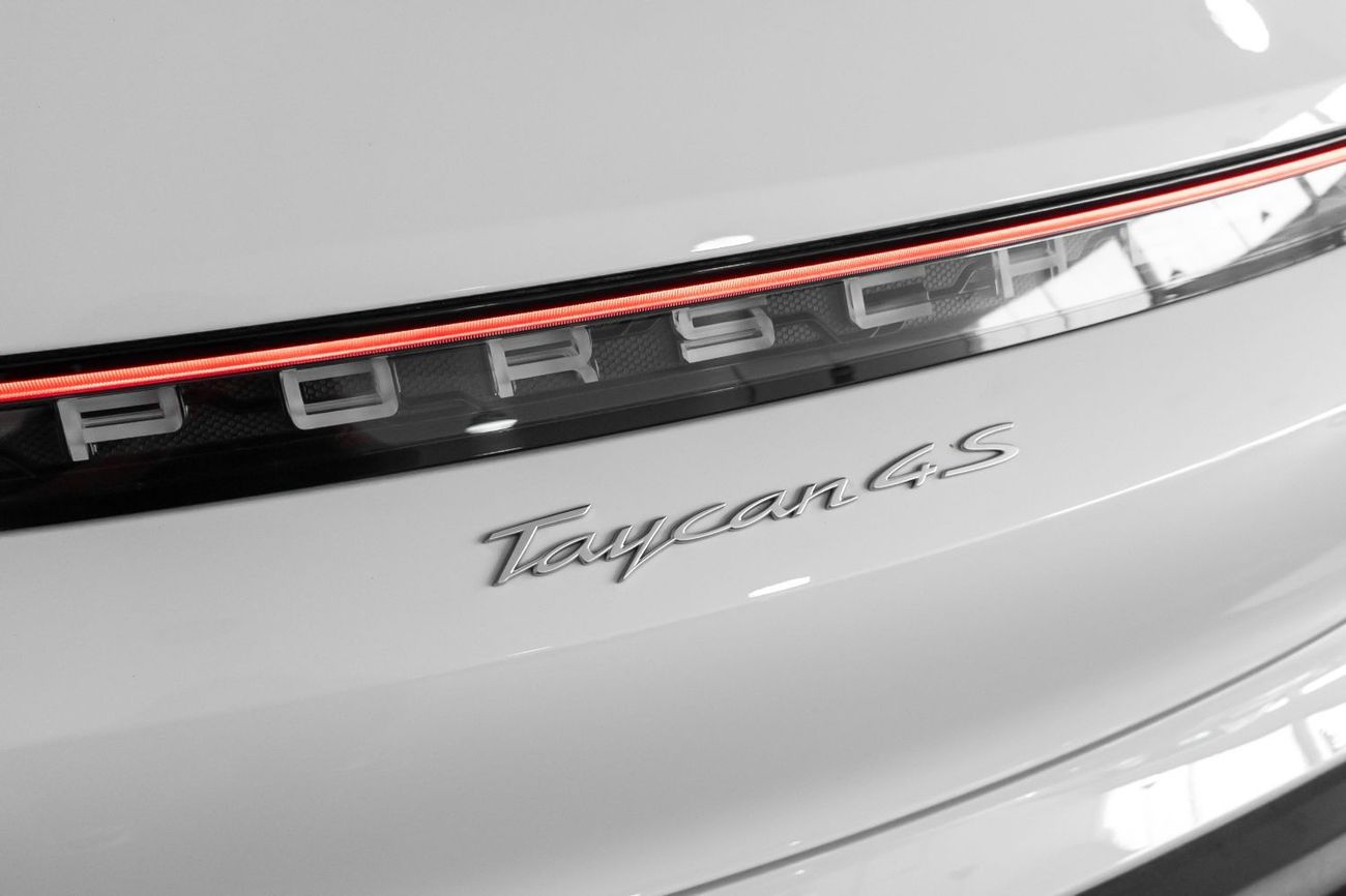 Porsche Taycan Turbo Cross Turismo