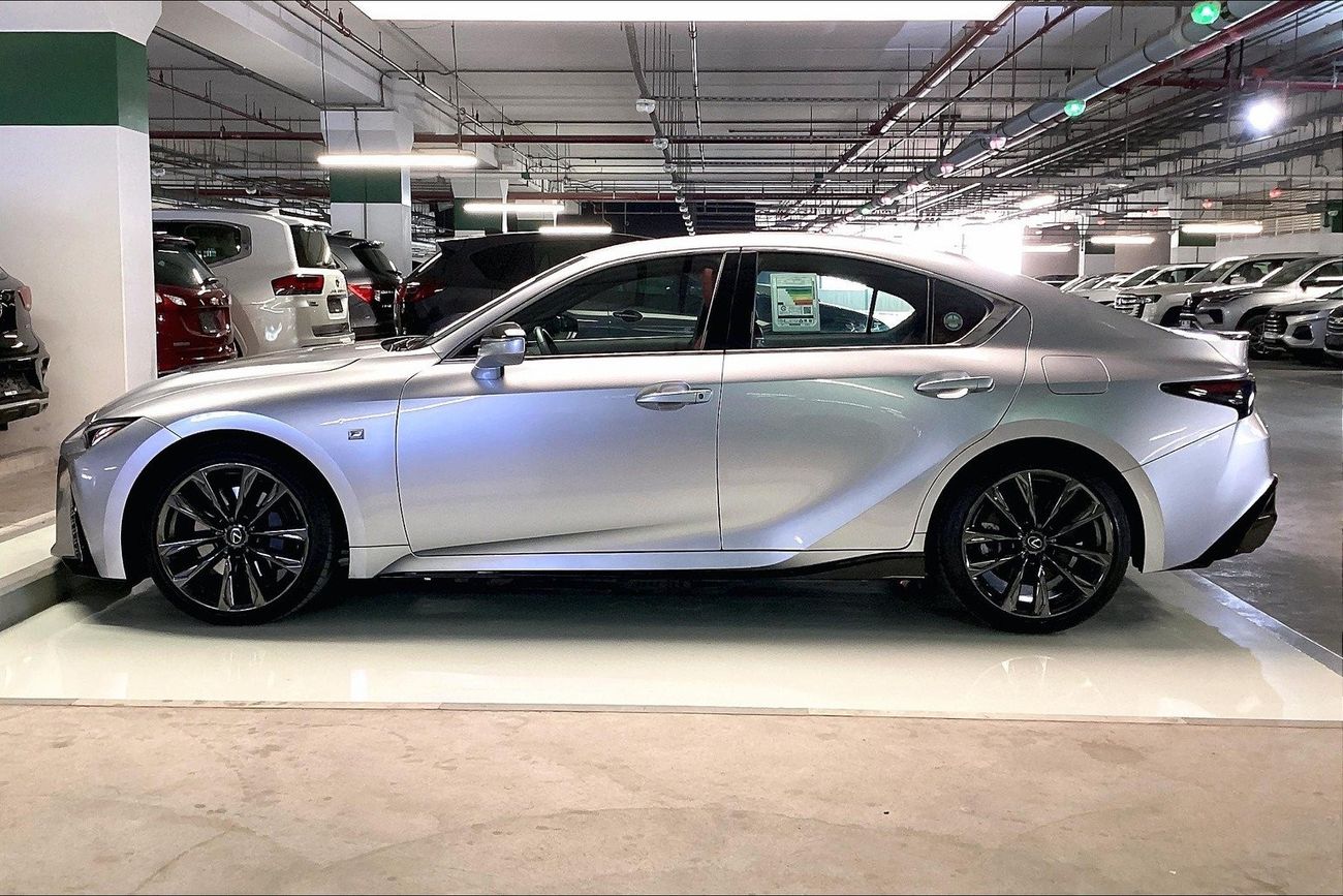 لكزس IS 350 F Sport Platinum | شامل الضمان | 0 ﺪﻔﻋﺓ ﺃﻮﻟﻯ