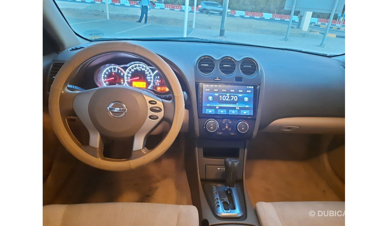 Nissan Altima Nissan Altima 2012 gcc very celen car for sale