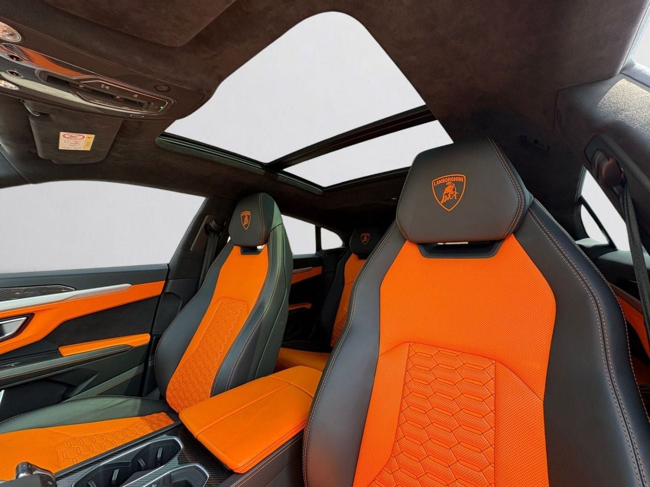 Lamborghini Urus STD AED 12,780 P.M | 0% DOWN PAYMENT | LAMBORGHINI URUS MANSORY KIT | 4.0L TWIN-TURBO V8 | FULL SERV