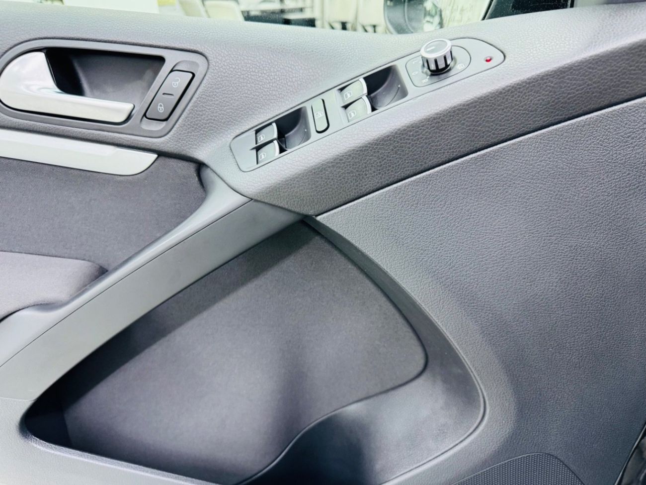 Volkswagen Tiguan SE 2.0L