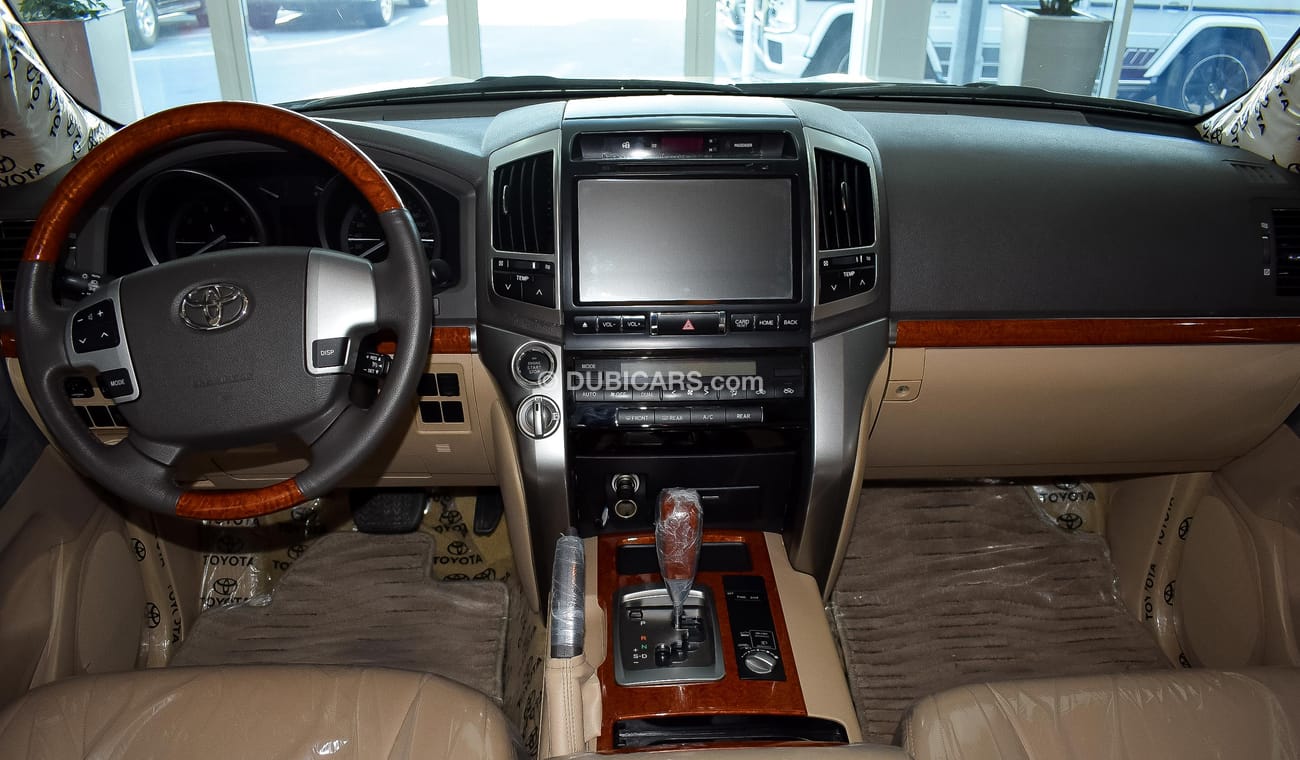 Toyota Land Cruiser VXR V8 5.7