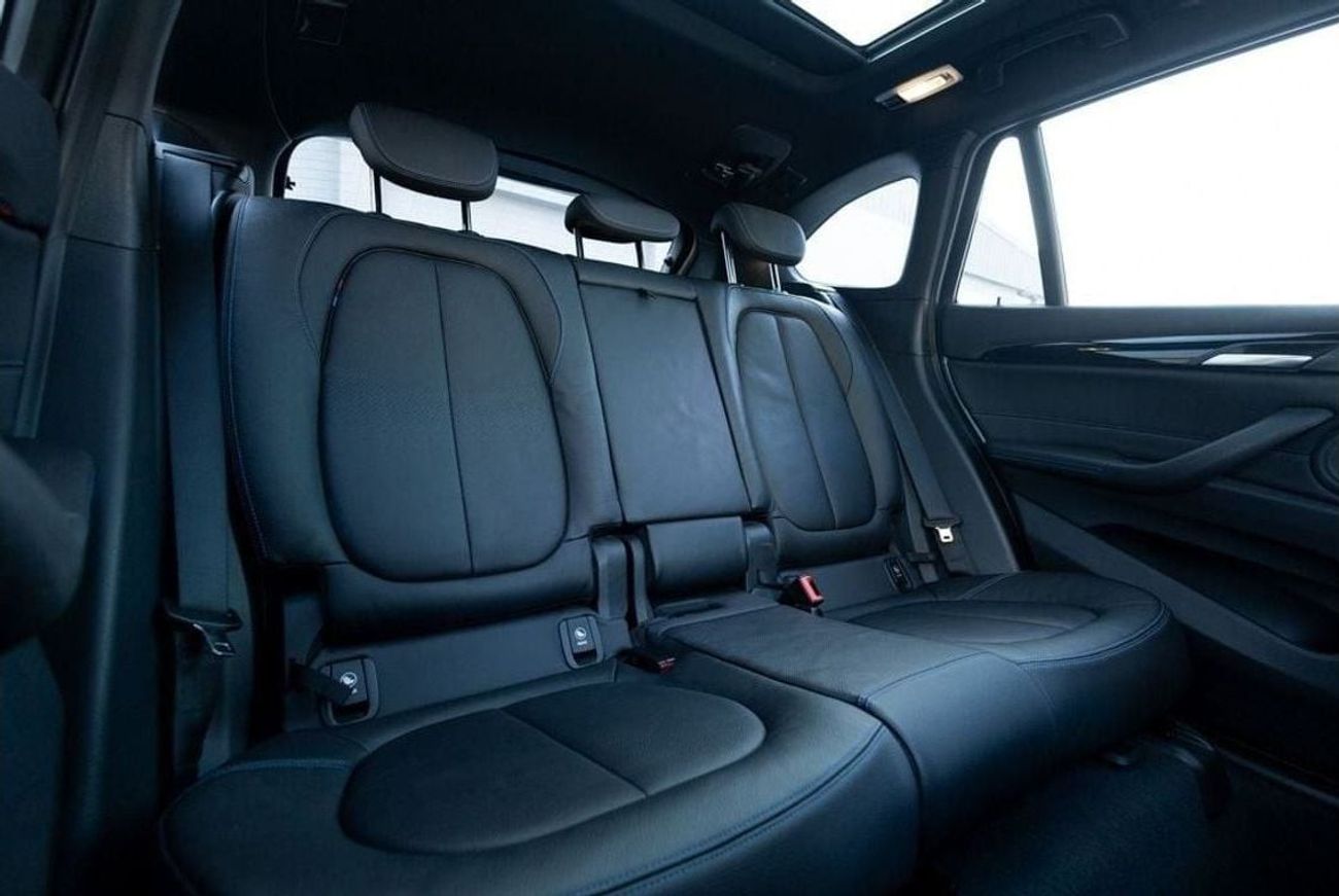 بي أم دبليو X1 xDrive 25i M Sport 2.0L BMW X1 xDrive25i M-Sport 2018 GCC under Agency Warranty with Flexible Down-P