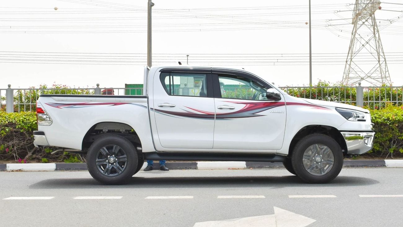 تويوتا هيلوكس ECT0055 - Toyota Hilux DCab - 2.4L Diesel Auto White-Black - Key Start, Auto AC
