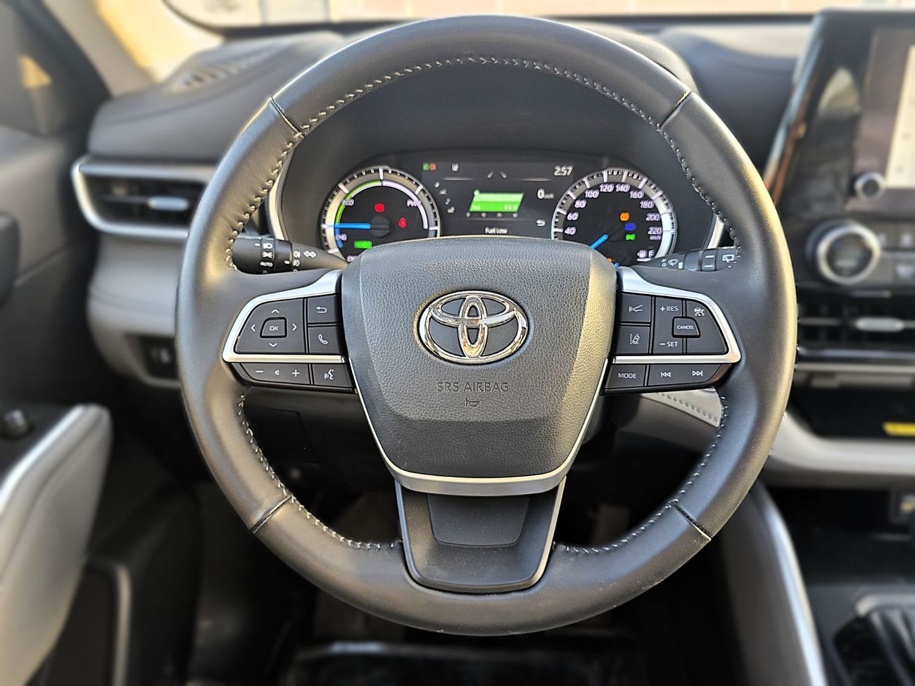 تويوتا هايلاندر NEW Highlander GLE 2.5L Hybrid 2023, 4WD, SUV, grey color