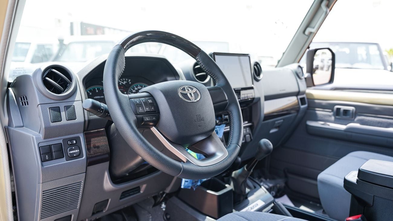 تويوتا لاند كروزر 70 HT VXR LC76 LX