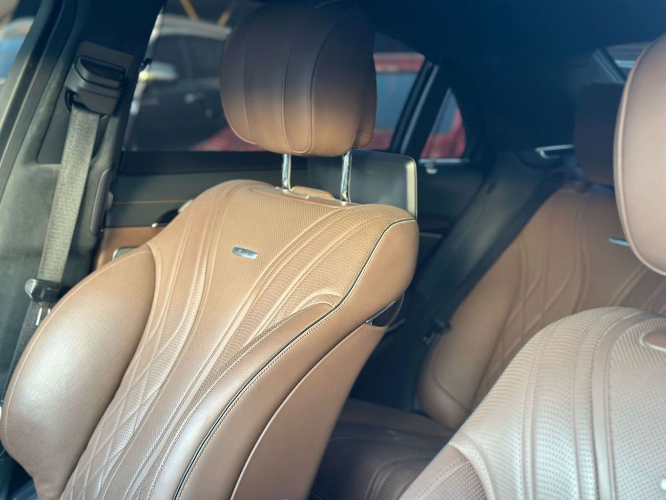 Mercedes-Benz S 63 AMG Std 4.0L (612 HP)