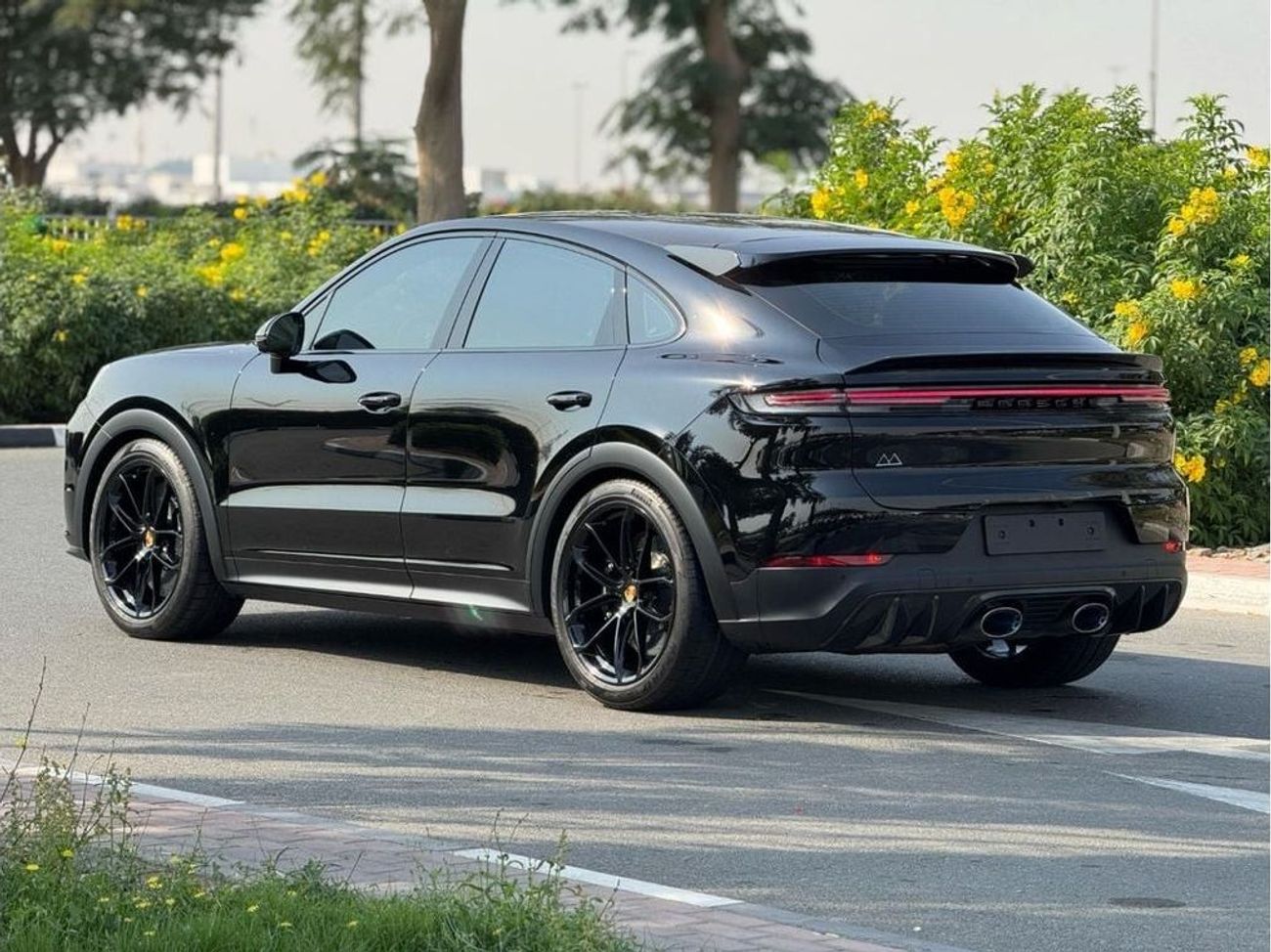 Porsche Cayenne GCC SPEC UNDER WARRANTY NEAT AND CLEAN