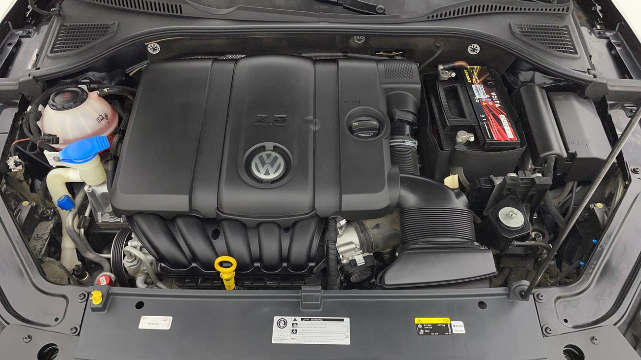 فولكس واجن باسات TRENDLINE 2.5 | بدون دفعة مقدمة | اختبار القيادة في المنزل