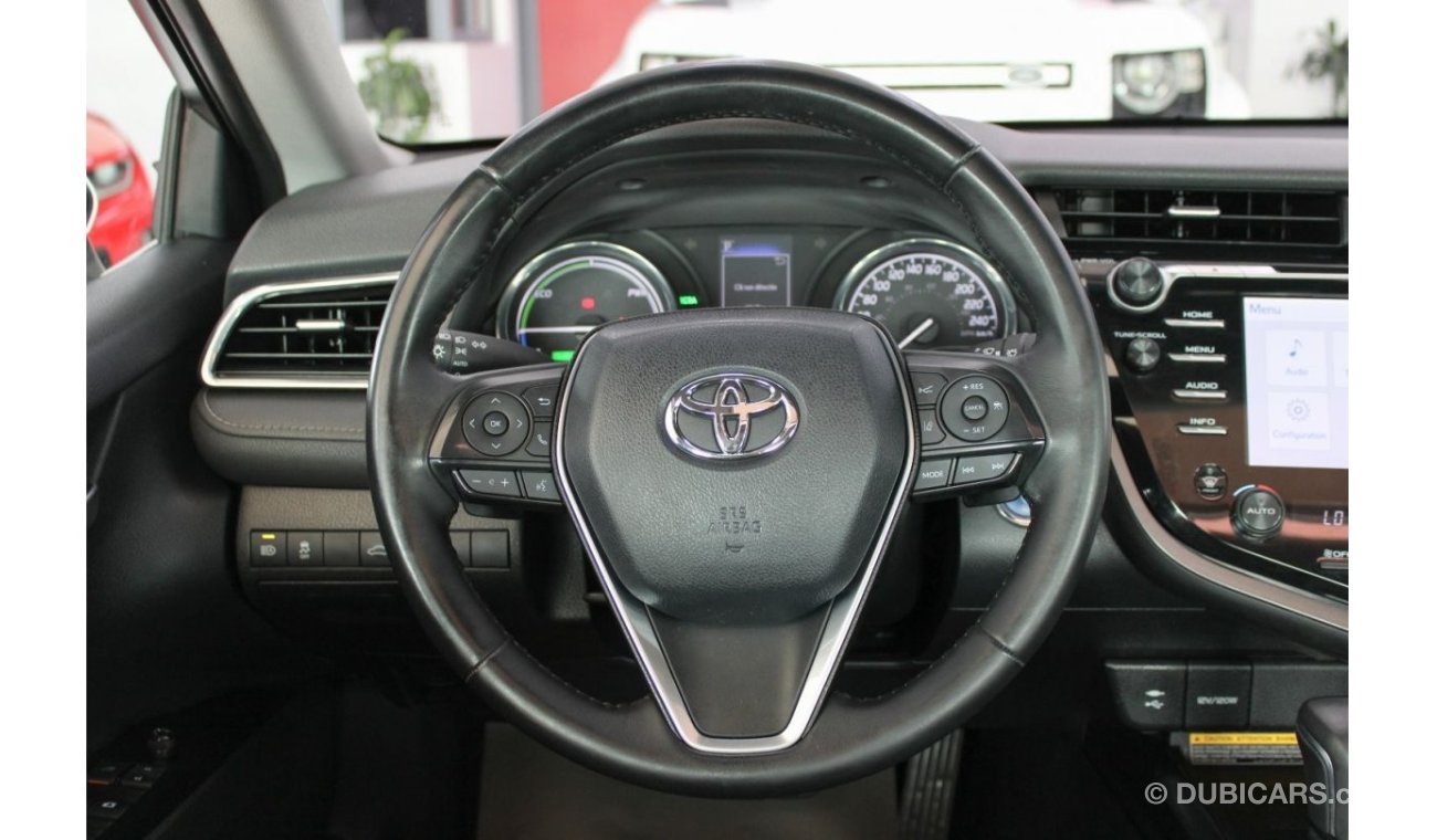 Toyota Camry HYBRID SE