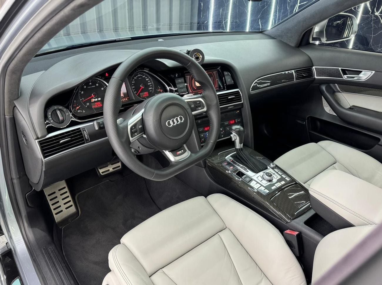 Audi RS6 RS6 Japanese | 5.0L V10 | 6 Speed