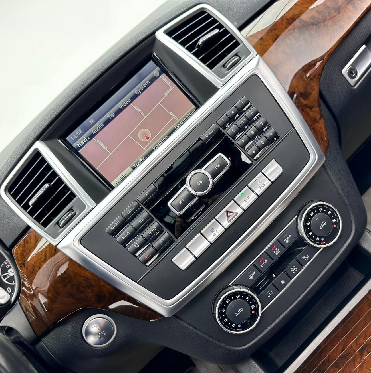 مرسيدس بنز ML 400 2015 Mercedes-Benz ML400 4Matic, Full Service History, Excellent Condition, GCC